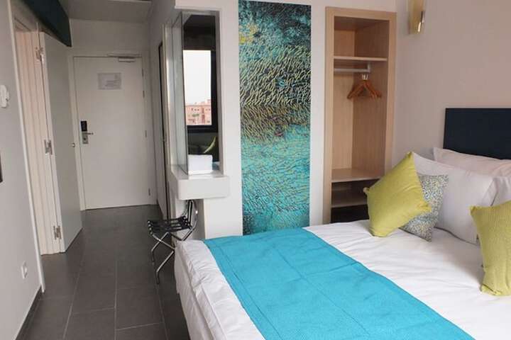 Room 15 of 52