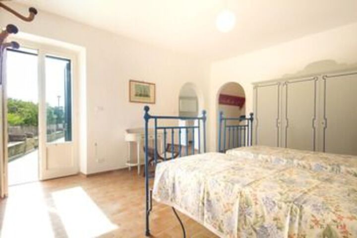 Room 6 of 20