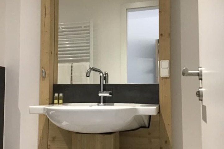 Room 13 of 25