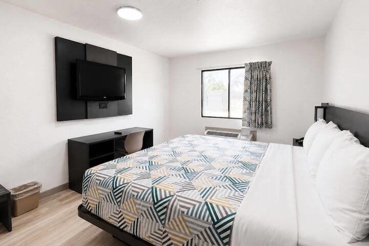 Room 30 of 46