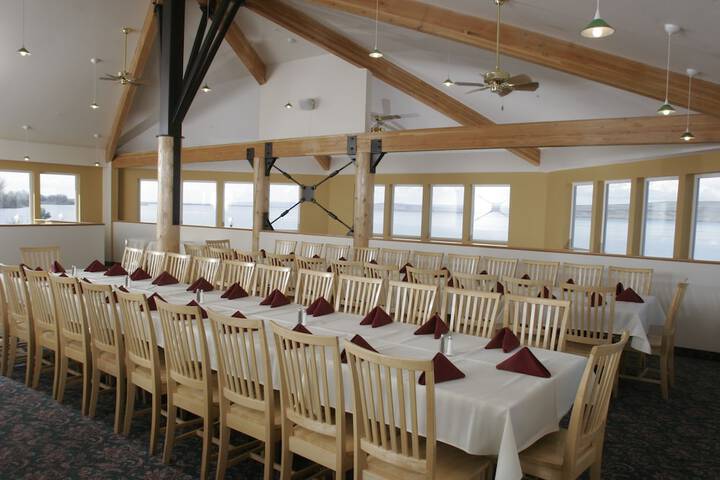 Ballroom/Hall 141 of 210