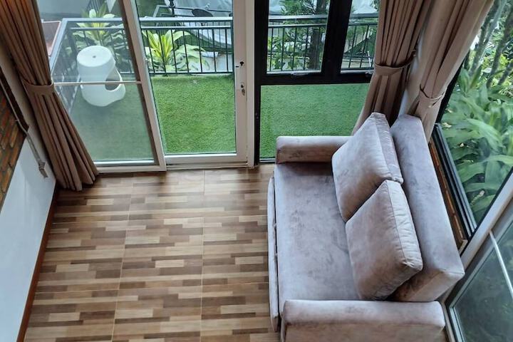 Room 9 of 19