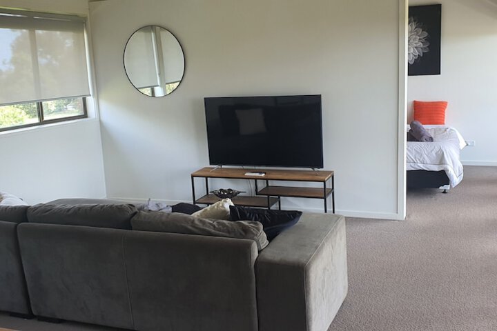 Room 8 of 32