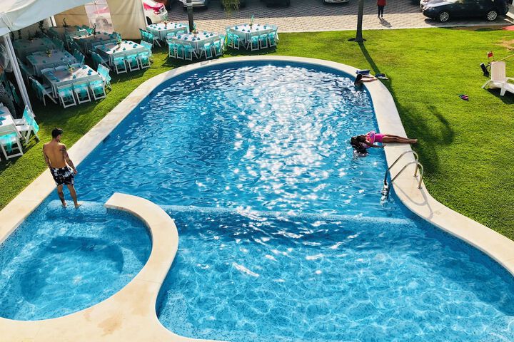 Pool 25 of 41