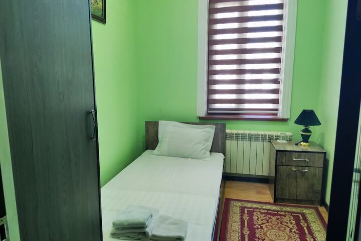 Room 8 of 70