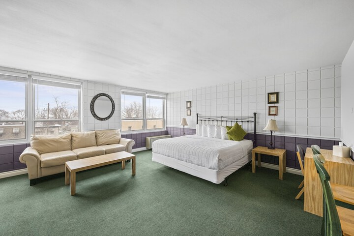 1 King Bed (7 of 14)