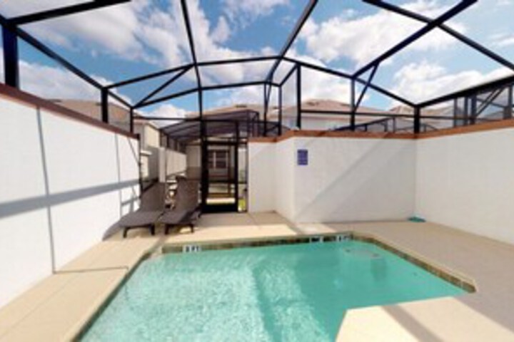 Pool 26 of 60