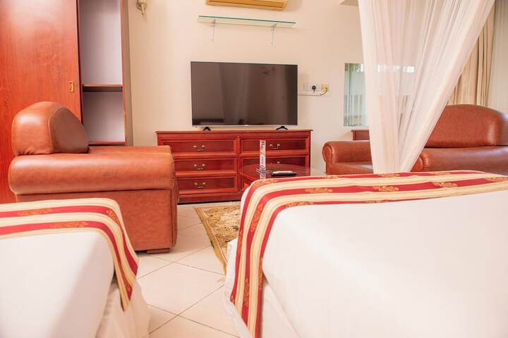 Room 8 of 32