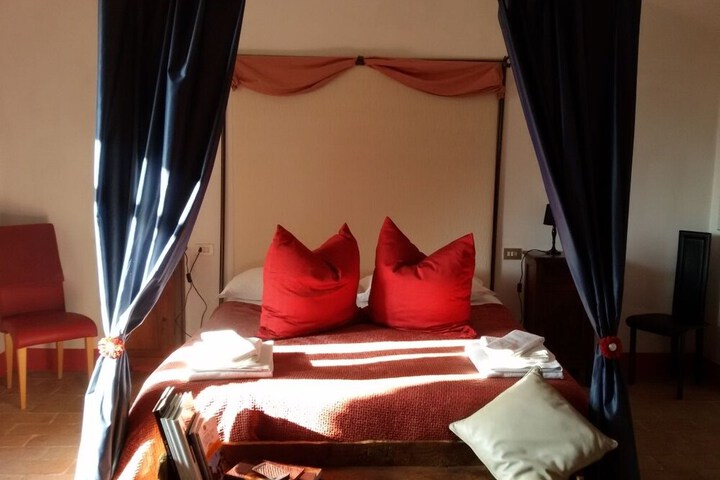 Room 9 of 73