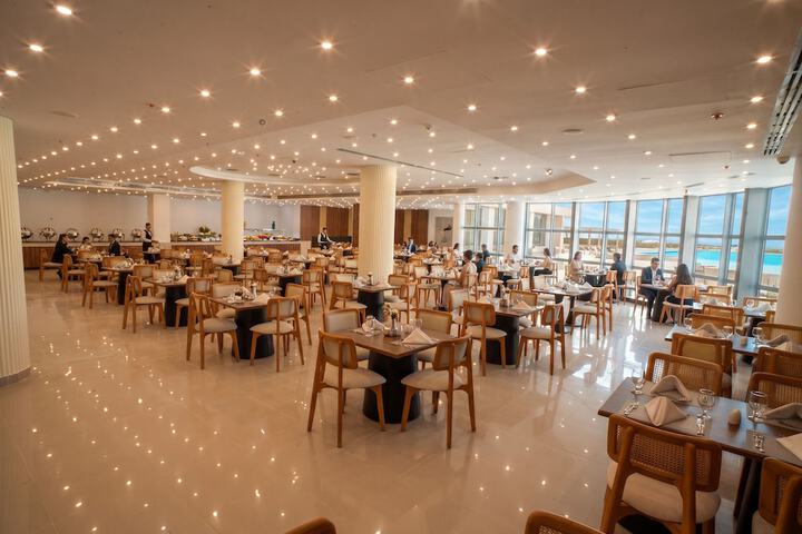 Dining 113 of 146