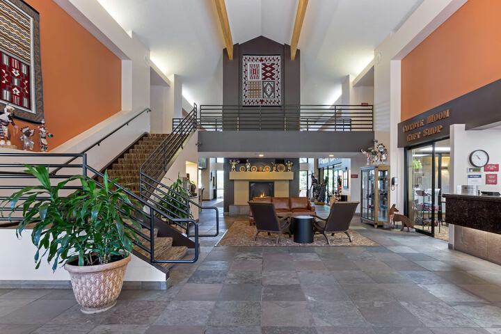 Guest Lobby