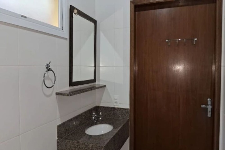 Room 14 of 40