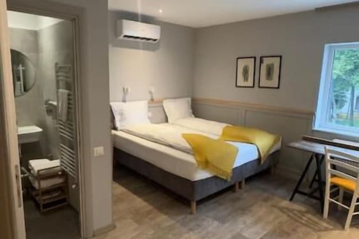 Room 5 of 21
