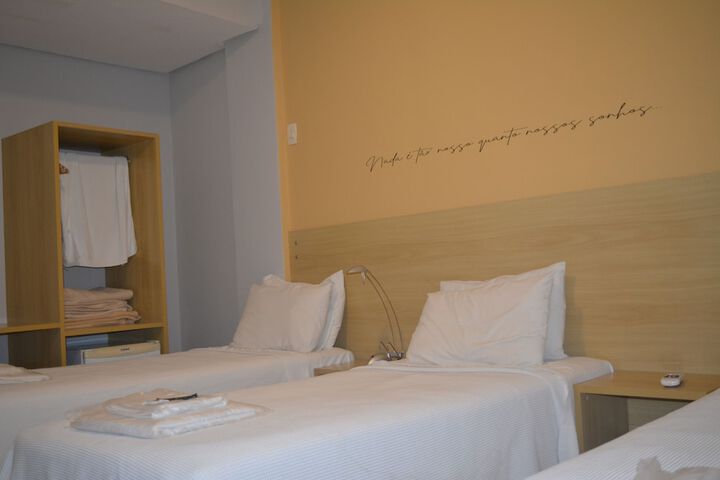 Room 9 of 33