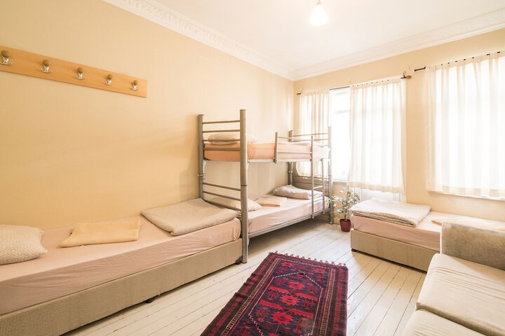 Room 13 of 27