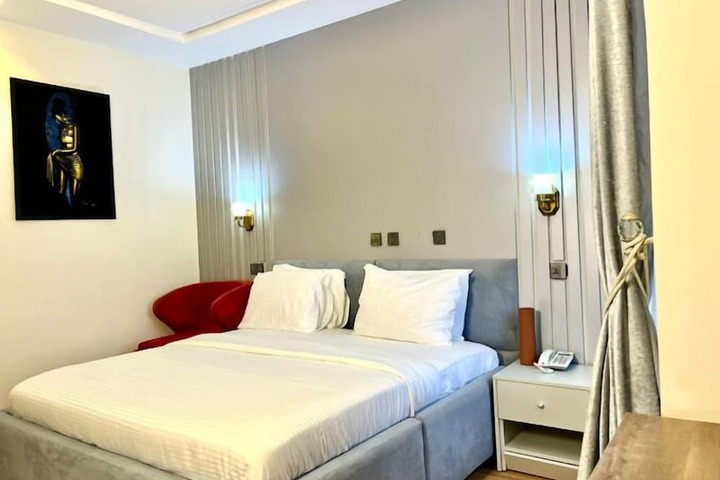 Room 12 of 46