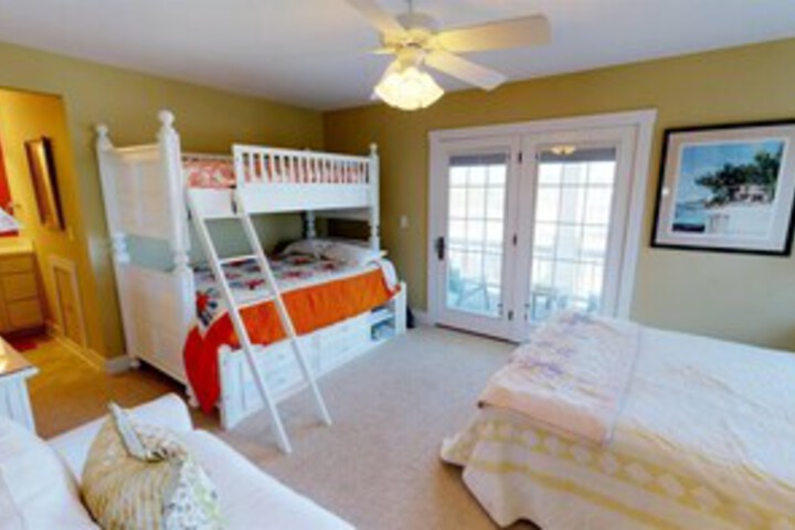 Room 26 of 32