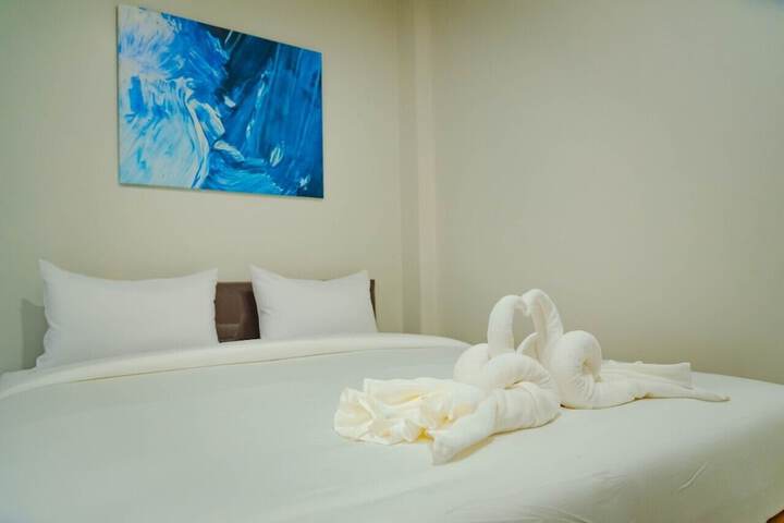 Room 4 of 18