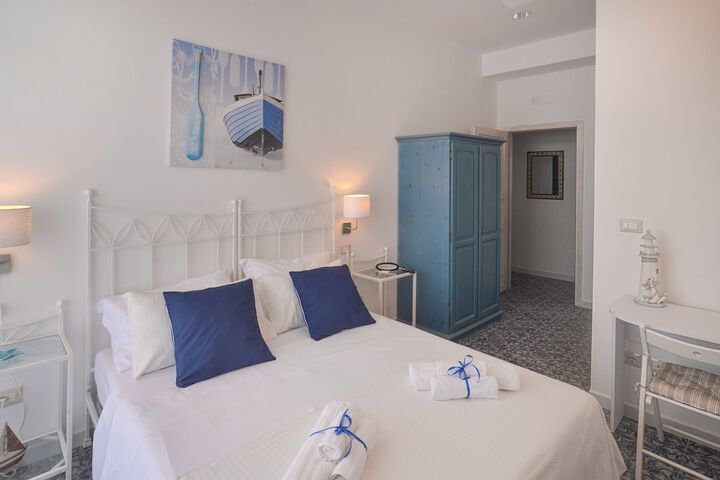 Room 4 of 31