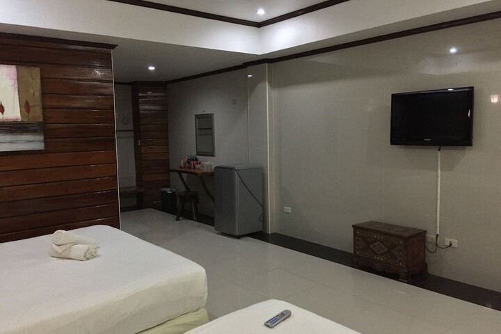 Room 11 of 35