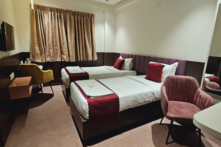 Room 10 of 30