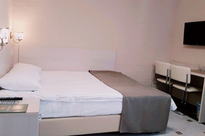Room 33 of 41