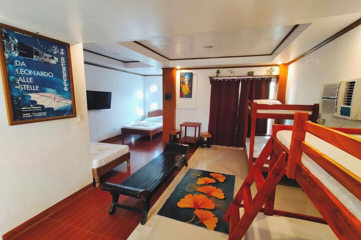 Room 10 of 85