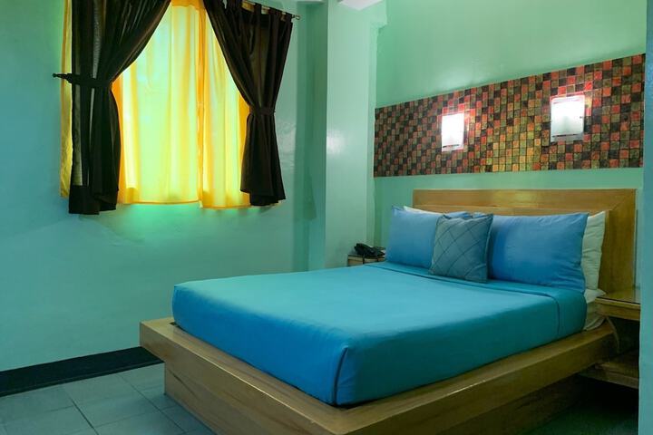 Room 9 of 34
