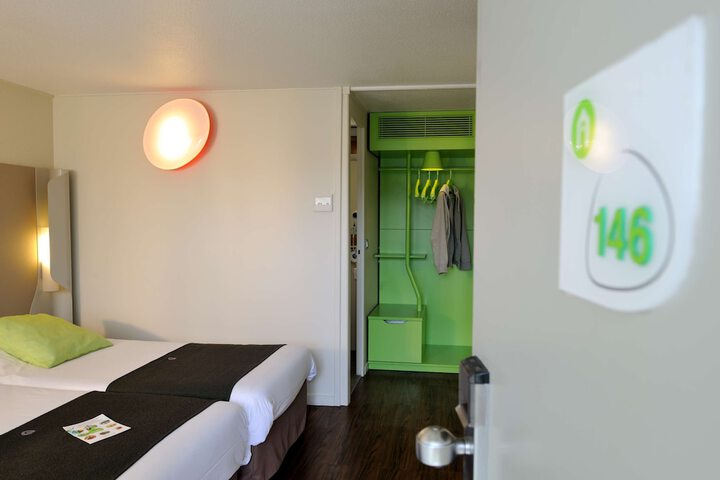 Room 6 of 35