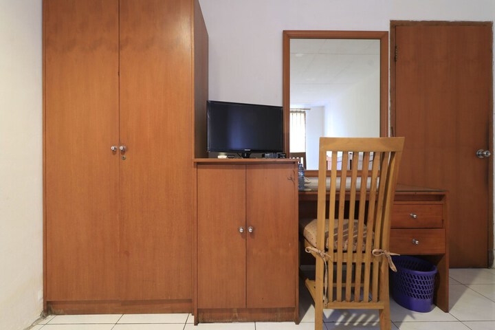 Room 8 of 25
