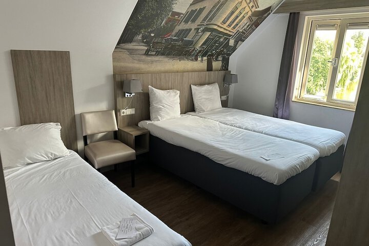 Room 27 of 44