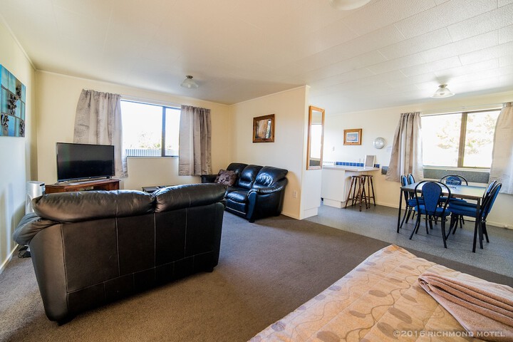Room 4 of 64
