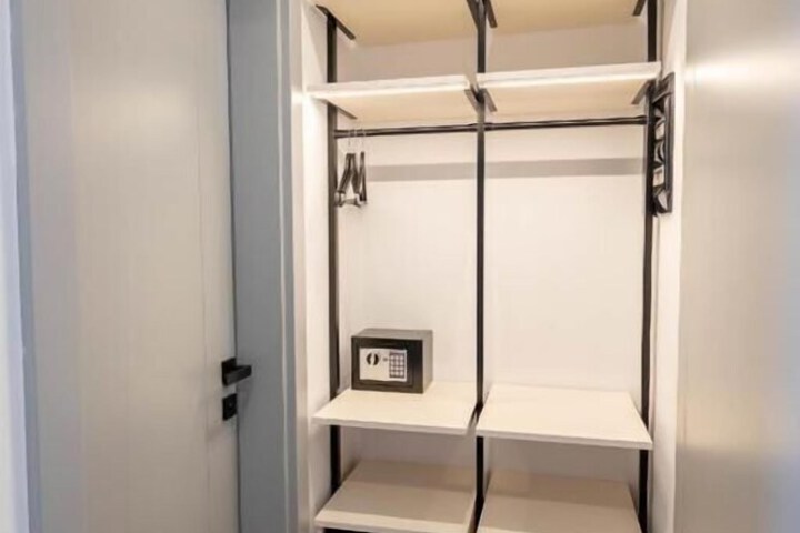Room 15 of 80