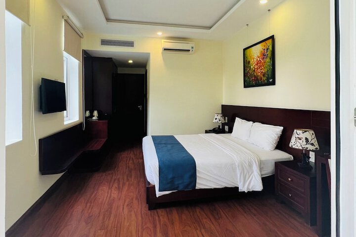 Room 5 of 74