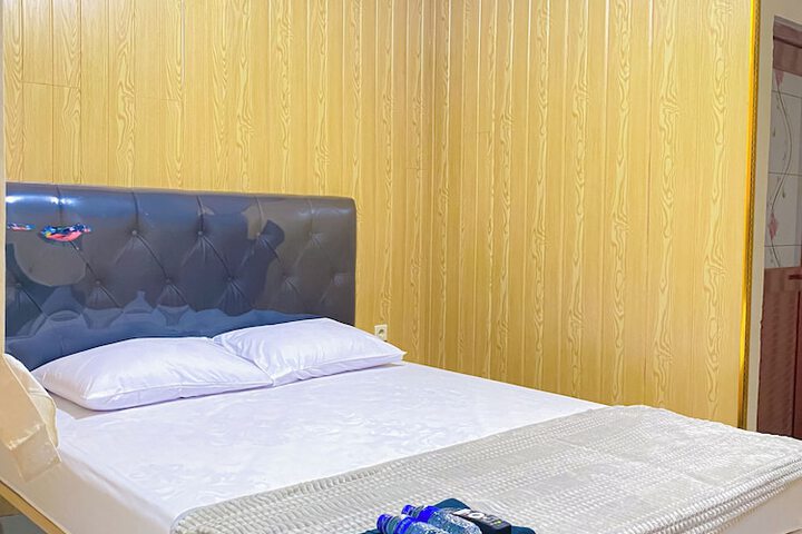 Room 4 of 34