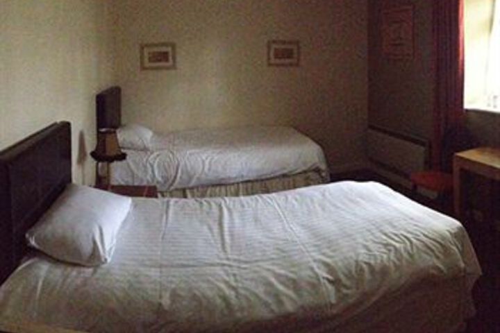 Room 5 of 11