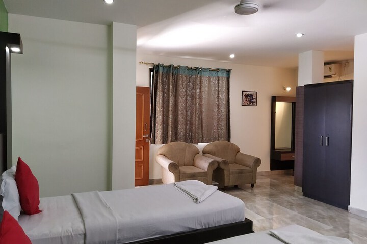Room 9 of 36