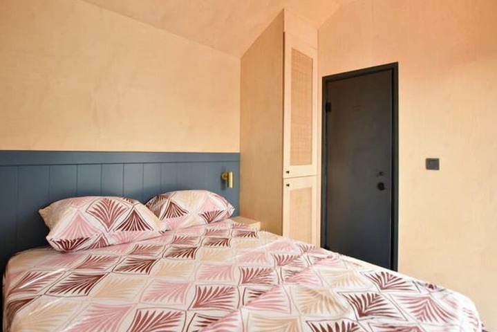 Room 5 of 34