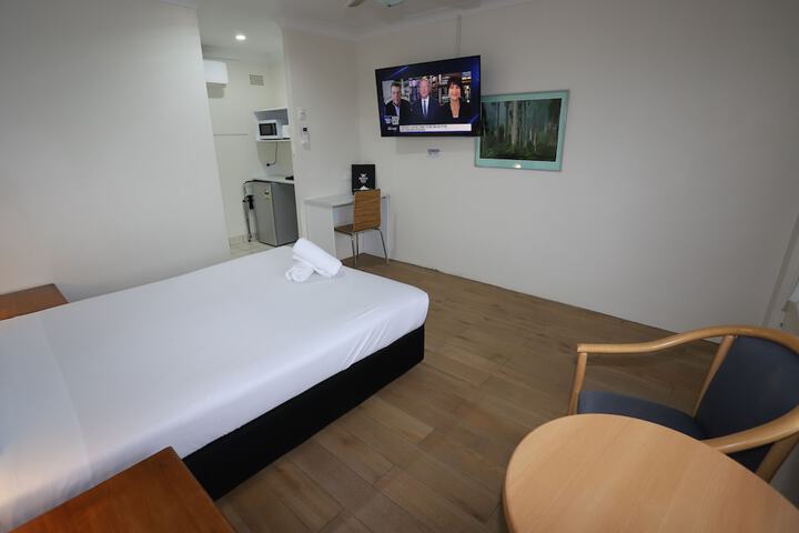 Room 25 of 121