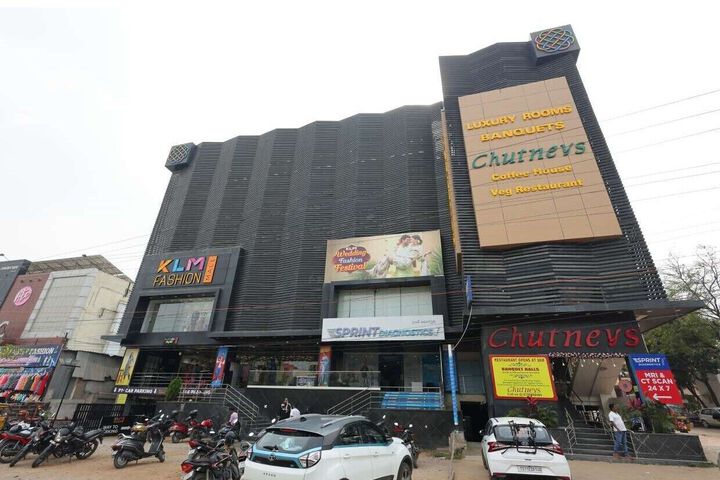 HOTEL CHUTNEYS
