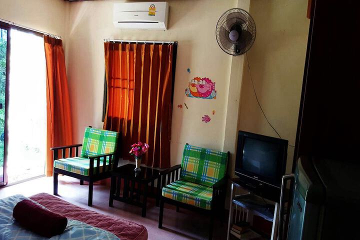 Room 33 of 61