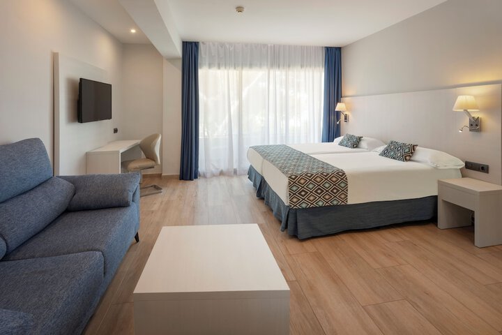 Room 7 of 65