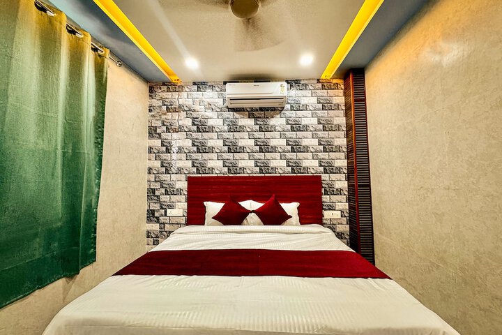 Room 6 of 24