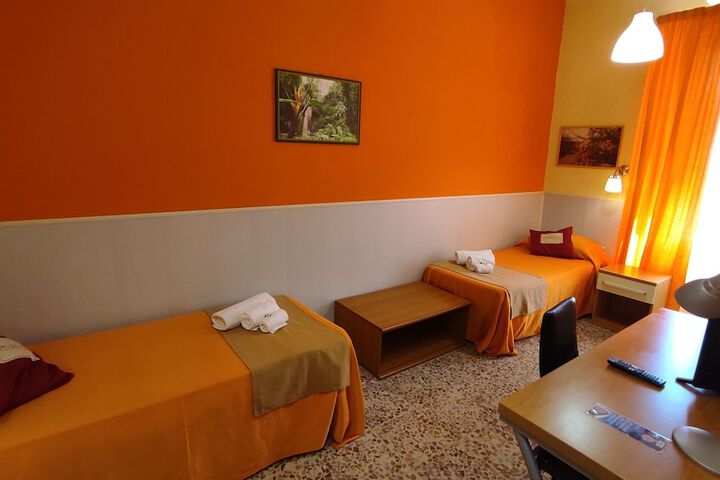 Room 10 of 35