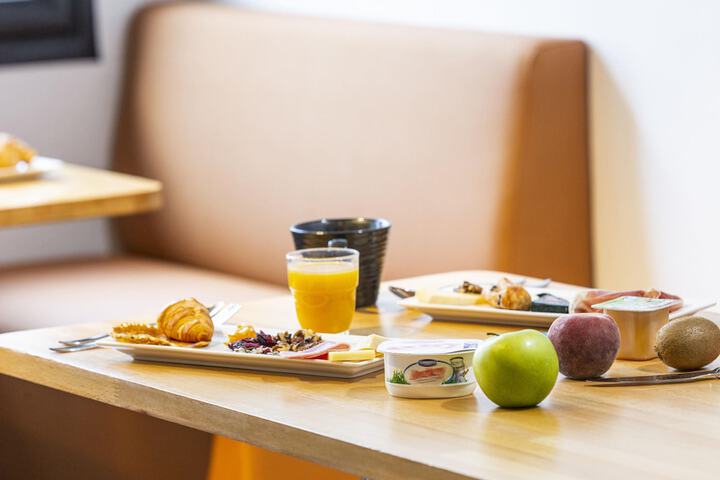 Breakfast/Coffee Service 34 of 46
