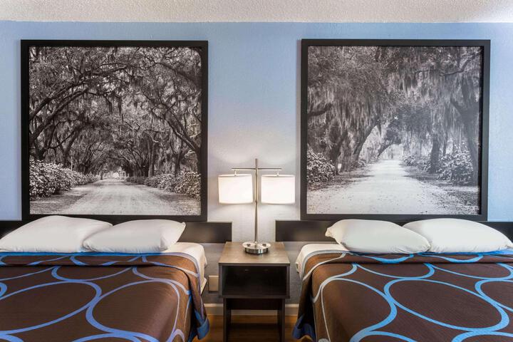 Double Accessible King Size Bed (4 of 4)