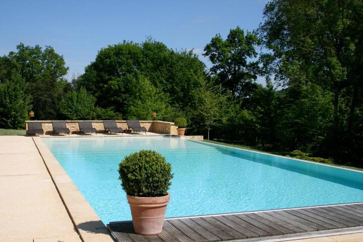 Pool 14 of 23