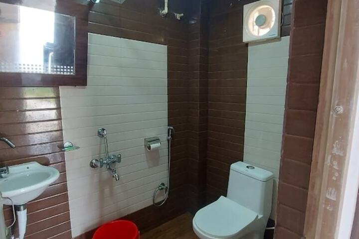 Room 14 of 48