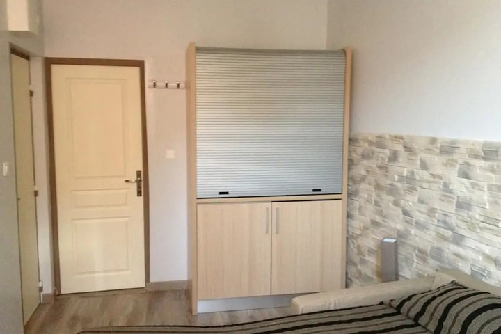 Room 2 of 11