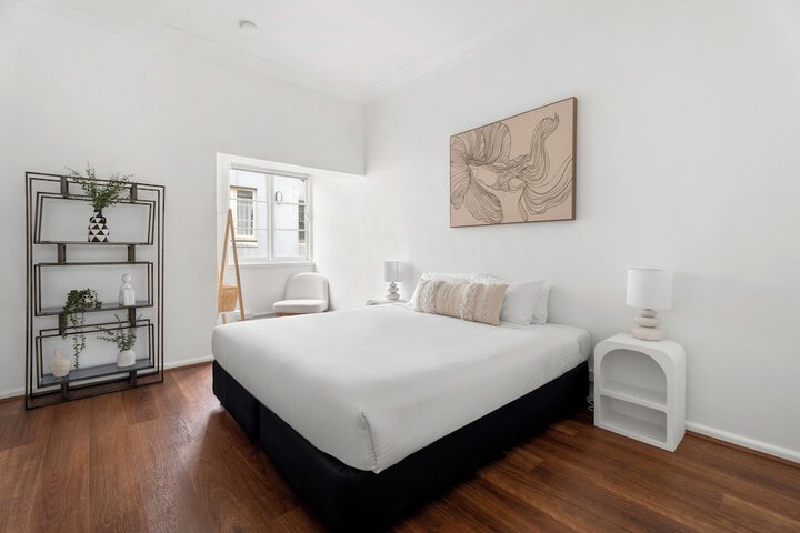 Room 2 of 94